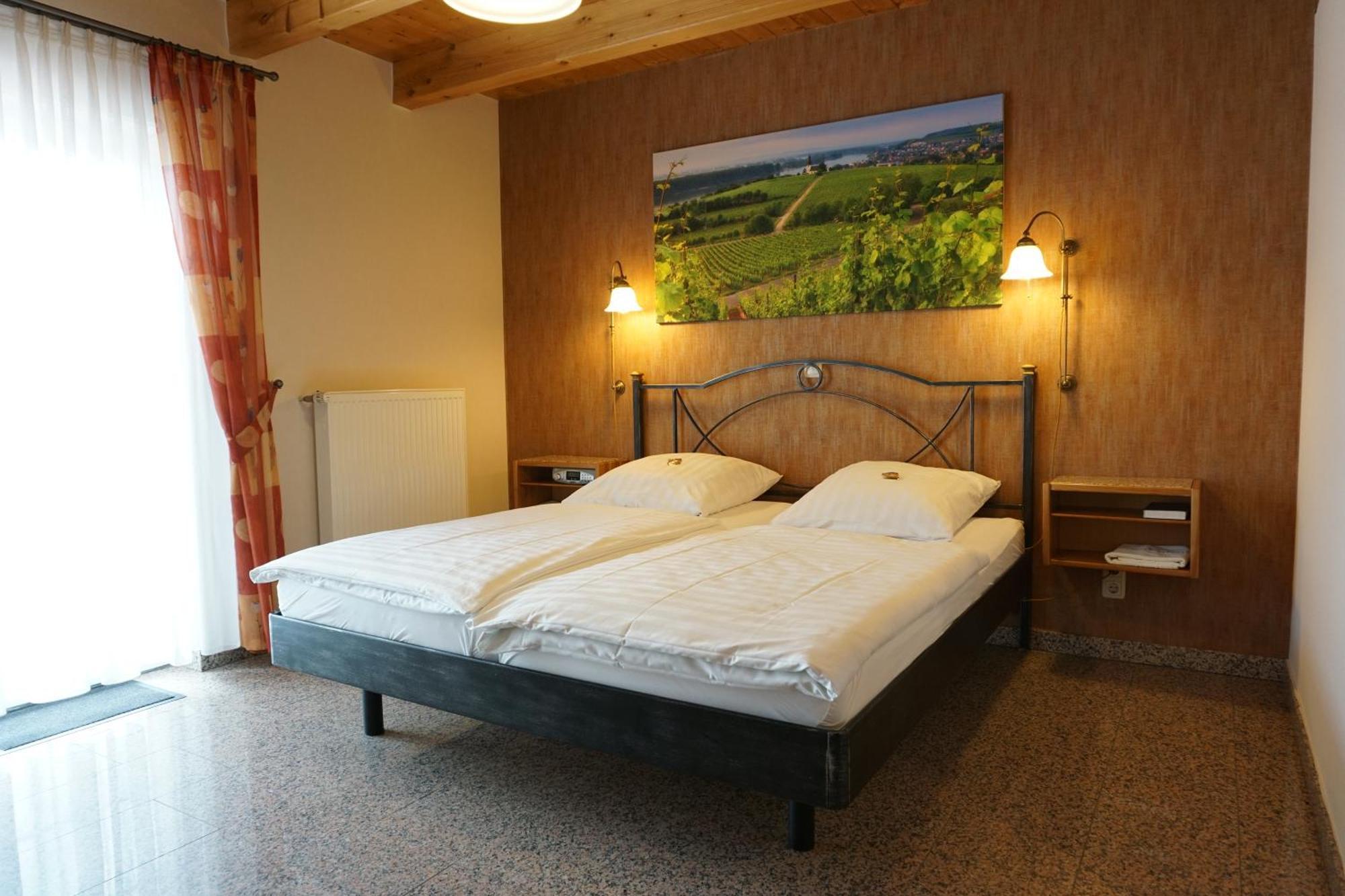 Weingut & Gaestehaus Julianenhof نيرستين المظهر الخارجي الصورة